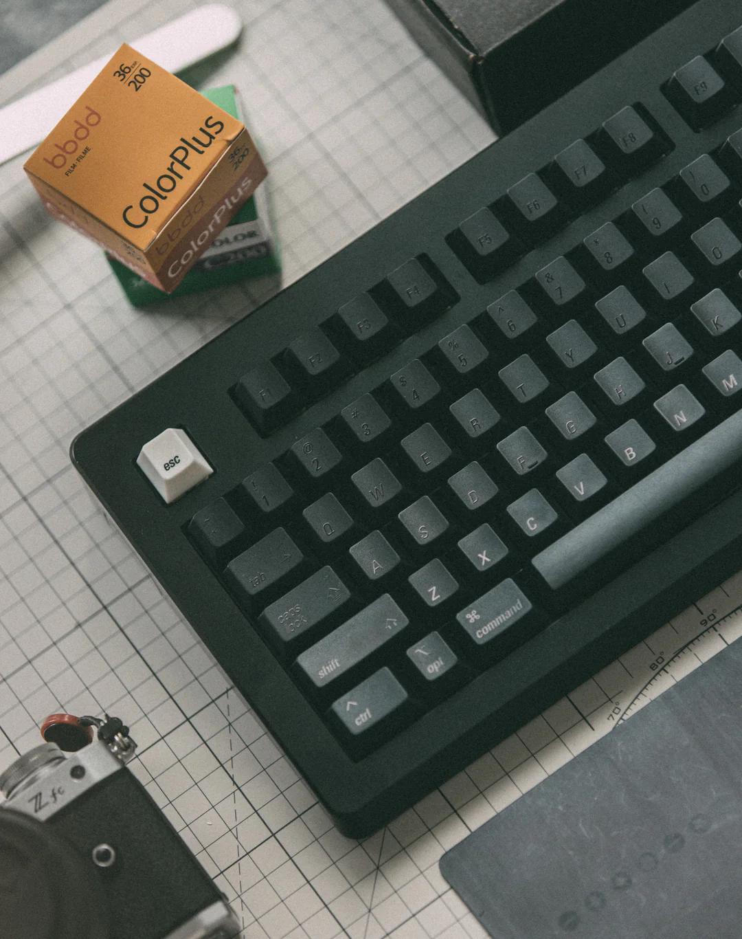 LeleLab Munich Black / München Schwarz Keycaps Cherry Profile UV Printed ABS Keycap 133-Keys